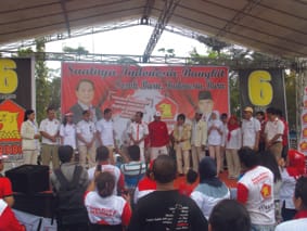 Kader dan Pendukung Gerindra Padati Lapangan Pamedan Ahmad Yani Tanjungpinang Kader dan Pendukung Gerindra Padati Lapangan Pamedan Ahmad Yani Tanjungpinang