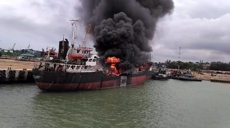 Kapolda Kepri : Ledakan Kapal Tanker Akibat Percikan Api Kapolda Kepri : Ledakan Kapal Tanker Akibat Percikan Api